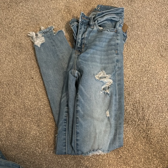 BUNDLE OF AMERICAN EAGLE SKINNY JEANS - Picture 3 of 6